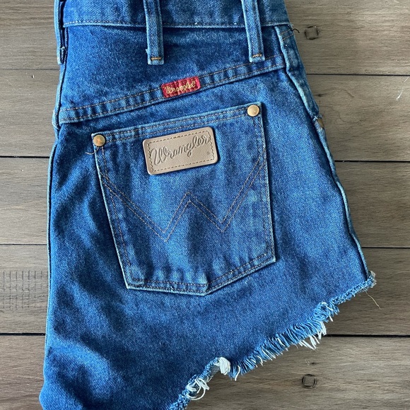 Wrangler shorts - Picture 2 of 2